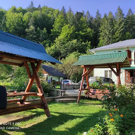 ,,над потічком,, 公寓 *
