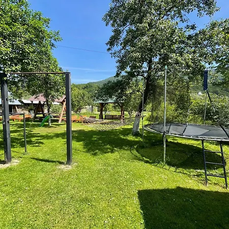 ,,над потічком,, Apartment Rostoki