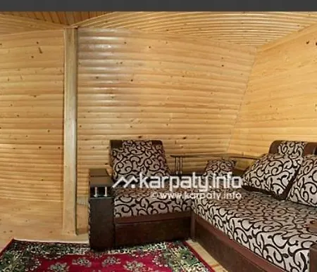 公寓 ,,над потічком,, *